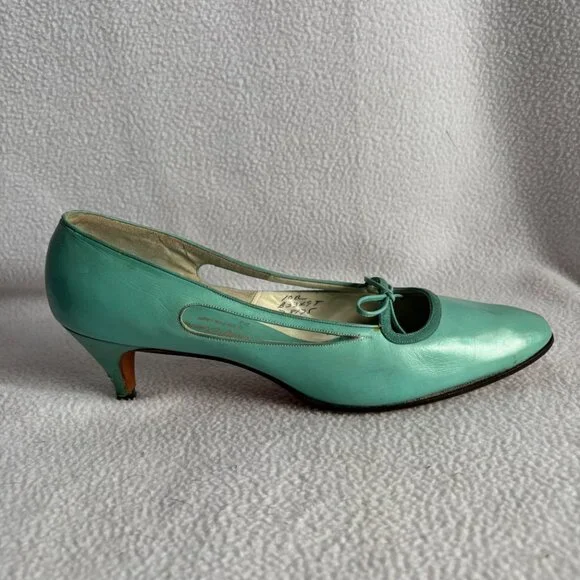 Vintage 1960s Saks Fifth Avenue Mint Green Heels - Picture 5 of 15